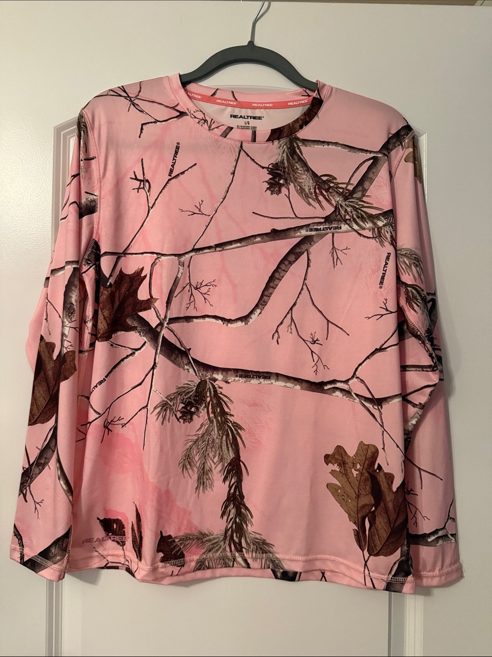 Realtree Women's Pink Camo Long-Sleeve Performance Top